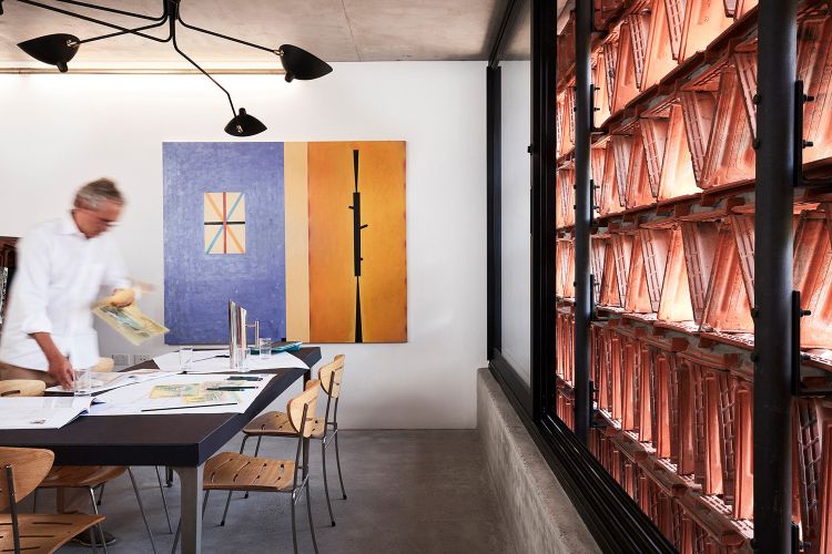 stará strešná škridla recyklácia architektúra exteriér fasáda konštrukcia projekt kancelárska budova recyklačný materiál austrália interiérový architekt pracovisko