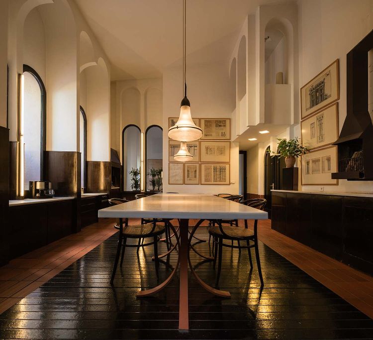 stará továreň prerobiť ohromujúci domov sídlo architektúra projekt ricardo bonfill kuchyňa jedáleň