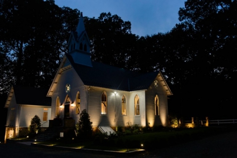 Starý nábytok-kostol-fasáda-reštaurovanie-nápady