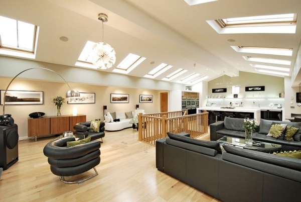 systém čerpania vody v obývacej izbe moderného bytového domu