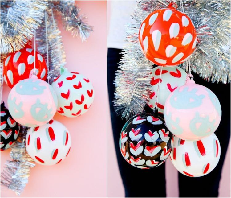 skrášliť staré vianočné gule vzor srdiečkových pruhov