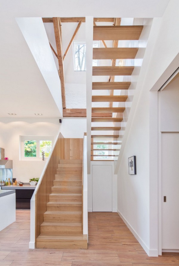 moderný dom ako schodisko vozne