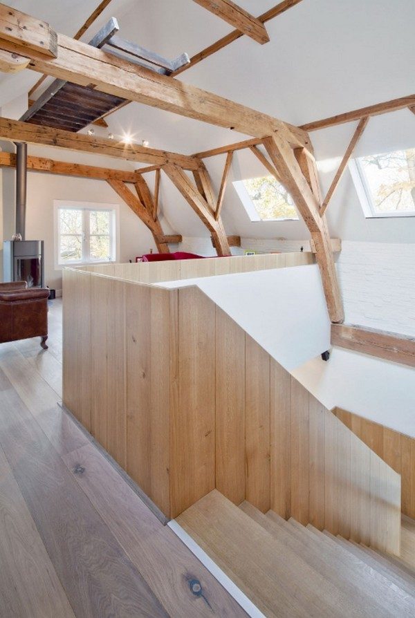 moderný dom ako drevená konštrukcia vozňa