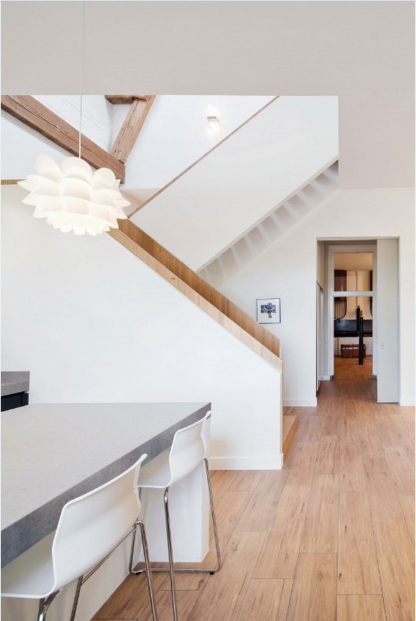 moderný dom ako drevená podlaha vozňa