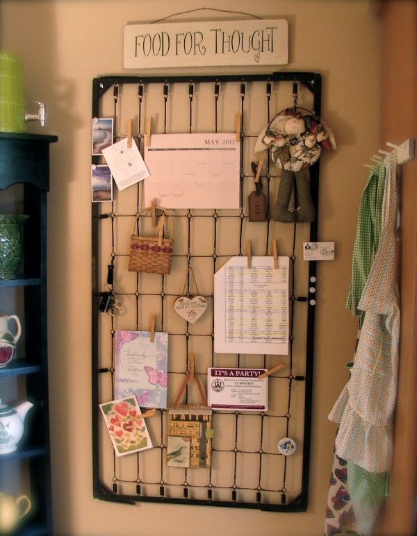 vinobranie detské postieľky, pružiny, recyklačné nástenné memoboard