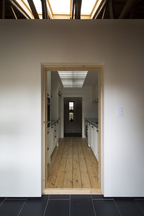 vstupná kuchyňa zrekonštruovať starý dom architektúrou moohoi