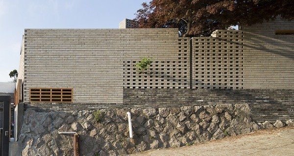 základ starého kameňa prerobený podľa architektúry moohoi