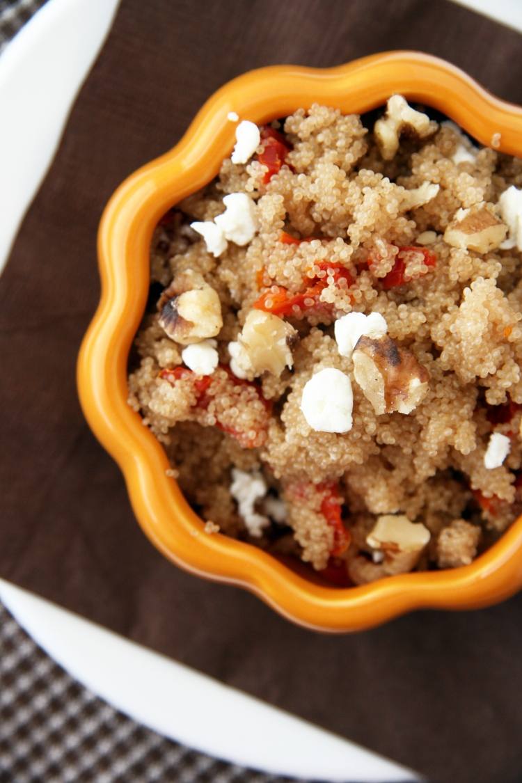 amarantový šalát zo sušených paradajok a kozieho syra