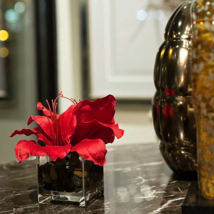 červené amarylky kvitnúce riečne kamene mramor Mramorový stôl z kvitnúcich riečnych kameňov Amaryllis