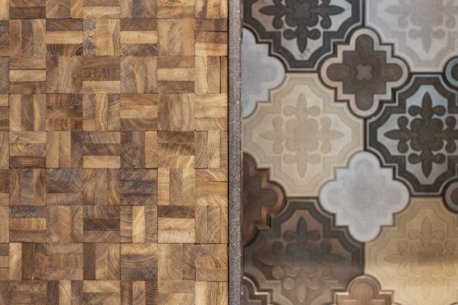 obklady stien drevené obklady luxusný rodinný hotel v Nesplein v Amsterdame