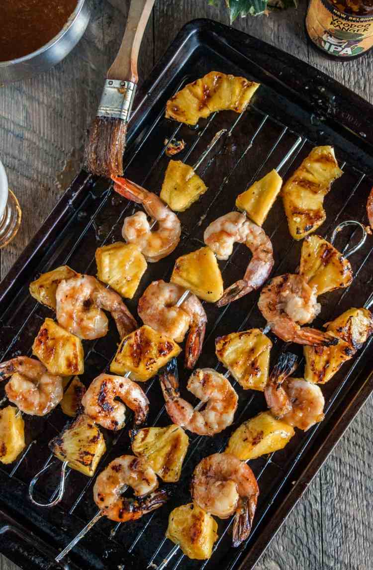Grilované ananásové krevety špízy so zázvorovou omáčkou teriyaki