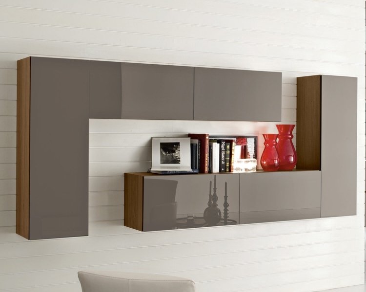 Skrášlite predlžovacie steny Vázové doplnky dodajú šmrnc