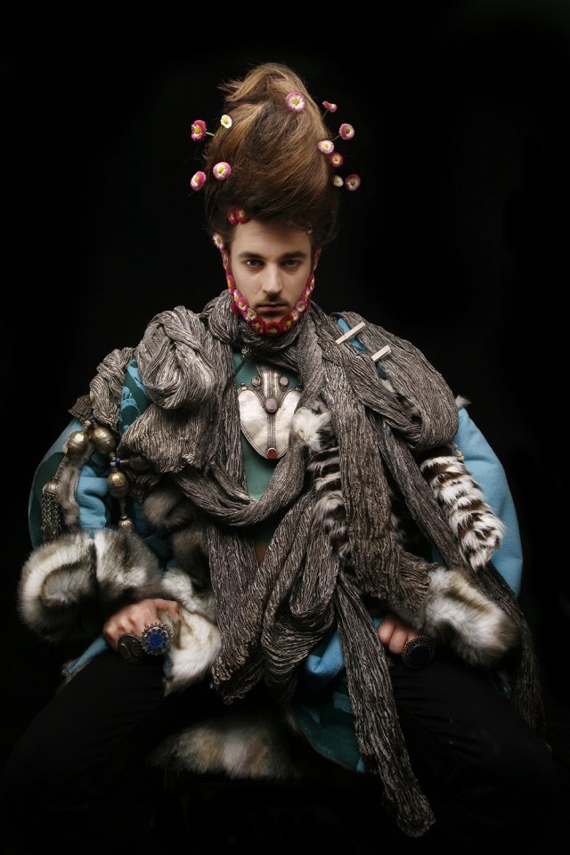 andreas vergijen kvetinárstvo kvety brada muž fotenie andreas verschijen kvety fotografovanie fúzov