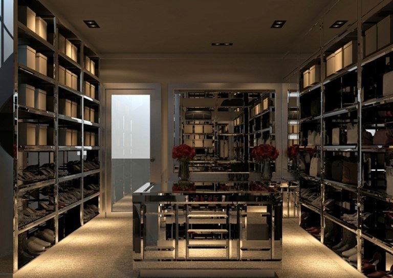 Šatňa-nábytok-chodba-v-skrini-kovové police