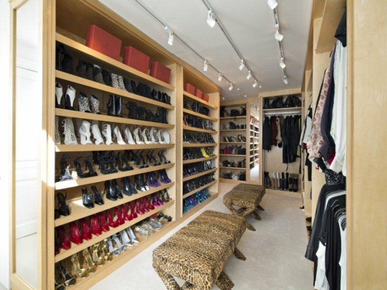 Zariadenie šatne, úložný priestor na topánky-moderné zariadenie