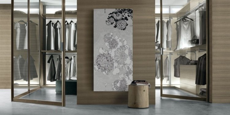 šatňa-dizajn-sklenené steny-dvere-osvetlenie