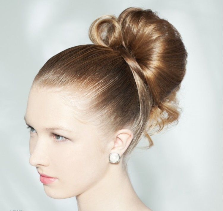 Pokyny-updo-krásne-ľahké-ležérne-klasika