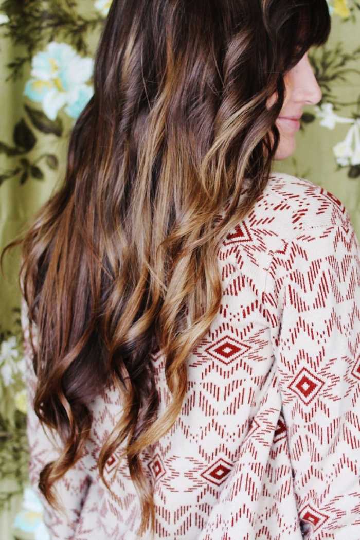 Hair-with-curls-for-the-beach-summer-hair-styling