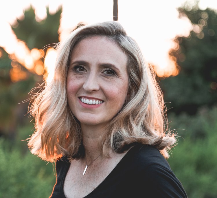 Tipy proti starnutiu Krása očné vrásky zvesené viečka