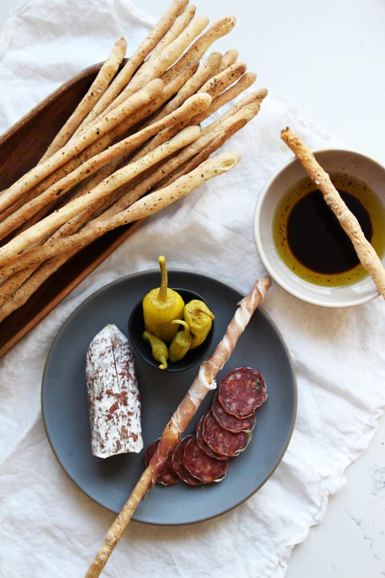 Predjedlá-urobte si-recepty-grissini-domáce-cesto