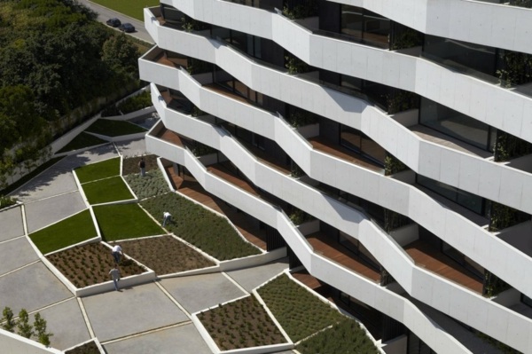 moderná budova zhora