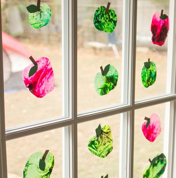 Vytvorte peknú dekoráciu okna Apple tinker idea-window-design-red-green