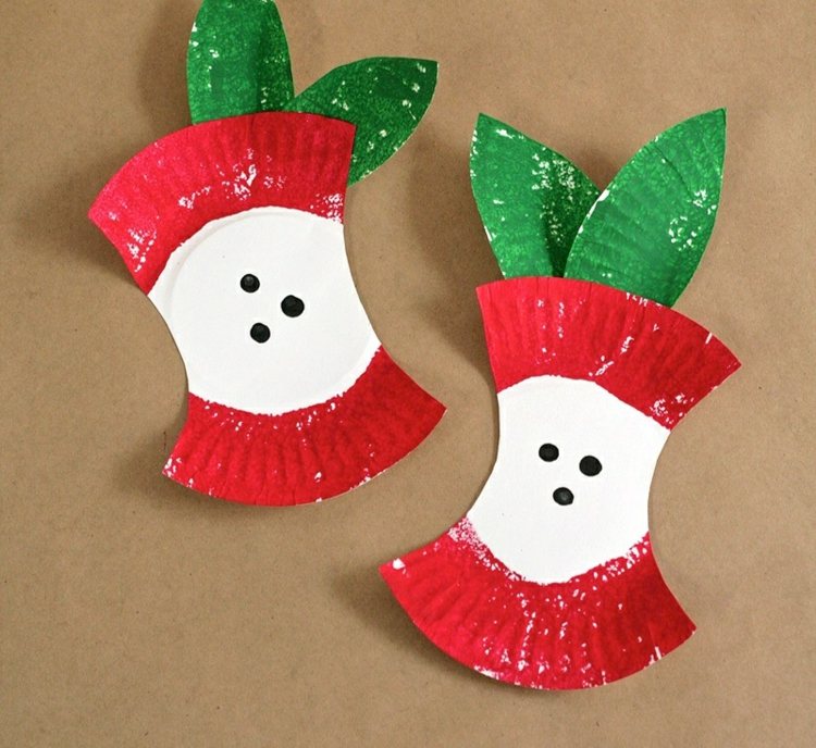 Ručné práce s papierovými taniermi - jabĺčko s akrylovými farbami Apple-tinker-gruepsch-jadra-farba-hubka-dab-original