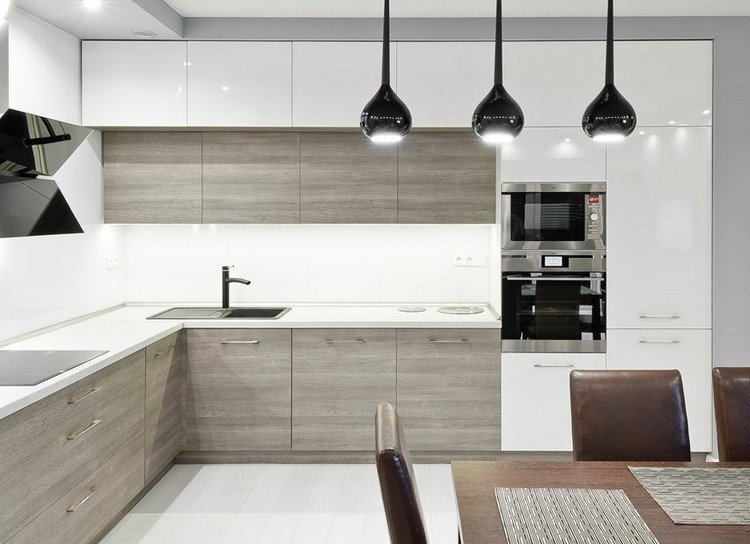 Dosky-kuchynské nápady-biela-matná-fronty-dekor-dreva-sivá-tón