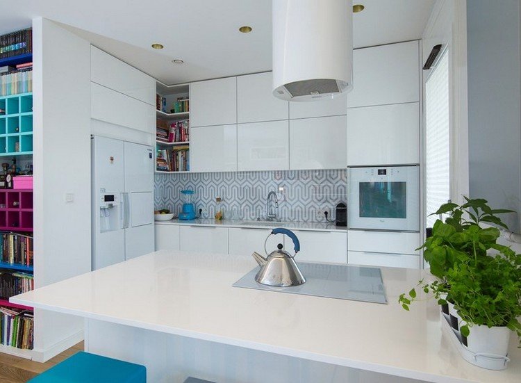 Dosky-kuchynské nápady-biely-corian-ostrov-úchyt-bez-vysokého lesku-fronty