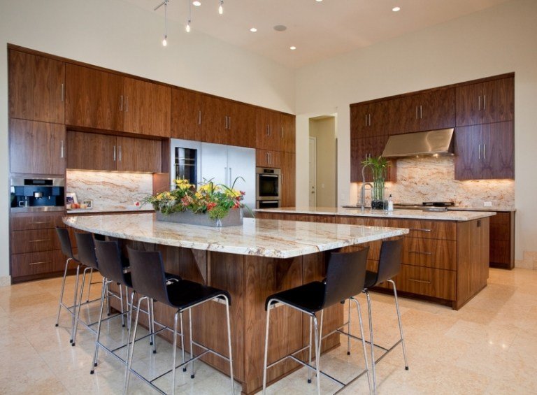 Dosky-kuchyňa-žula-svetlo-červenkasto-ružovo-zrnitá