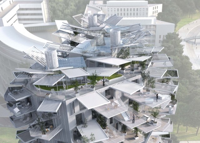 Old sa stretáva s modernou mestskou architektúrou a dizajnovo orientovanou vežou Montpellier-Sou Fujimoto