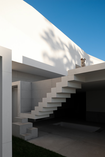 Schody architekt-Alvaro-Siza-Vieira-fez-dom