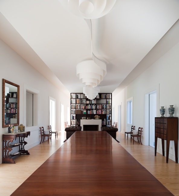 Architekt-Alvaro-Siza-Vieira-fez-dom-interiér