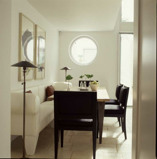 útulná malá obývacia izba s pohovkou útulná-malá-sedačka-obývačka