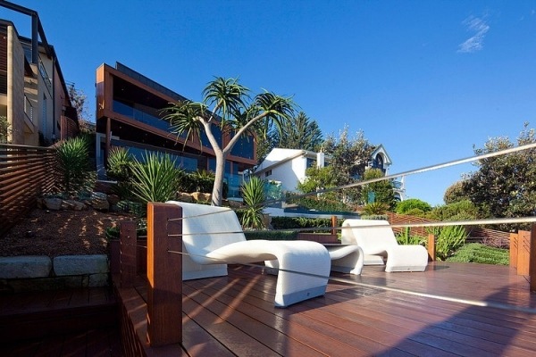 pobrežný dom moderný obracač dizajn architektúra vybavenie terasy plážový dom trendová gymnastka vonkajší dizajn architektúra terasový nábytok