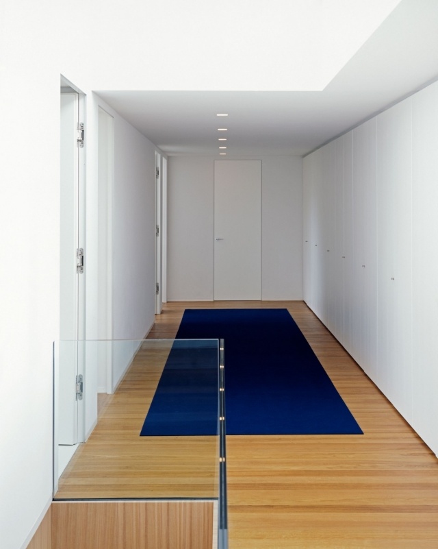 haus-philipp-interiér-architektúra-drevo-puristické-exponované betónové steny