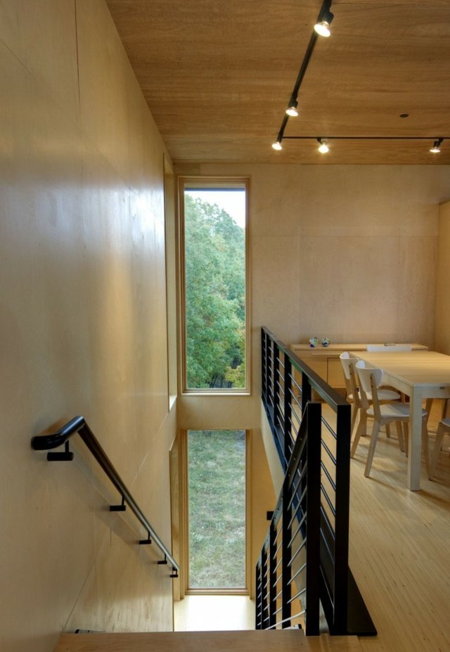 úzke okno svetlá chodba nastavujúca vstavané stropné svetlá svetlá chodba zriadená zapustený stropný stôl jedálenský kút