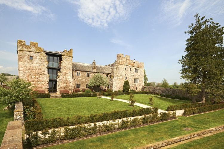 architektúra sklenený kamenný hrad zámok anglie