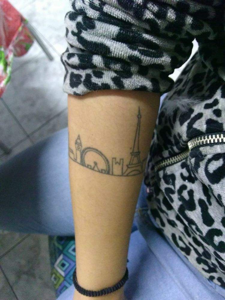 tetovacie motívy architektúra-návrhy-tetovanie-architektonické pamiatky-eiffelova veža