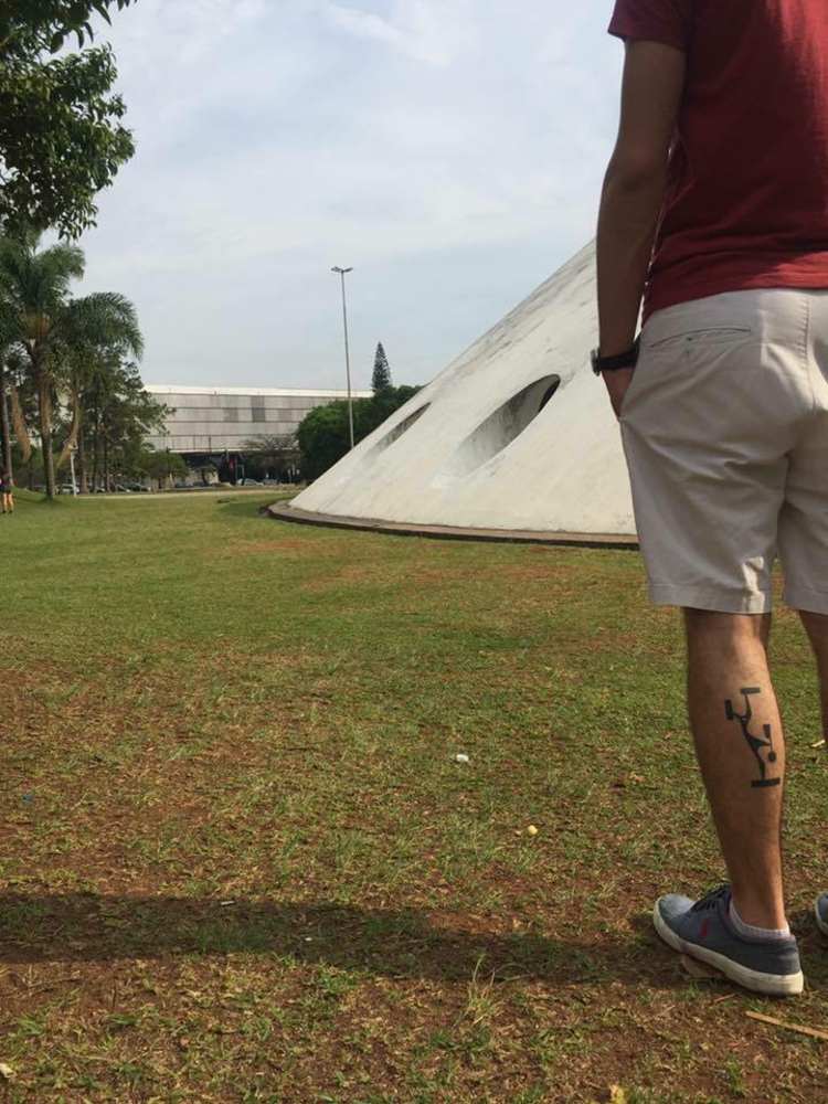 tetovanie-motívy-architektúra-enfach-jednoduché-brodenie-dizajn