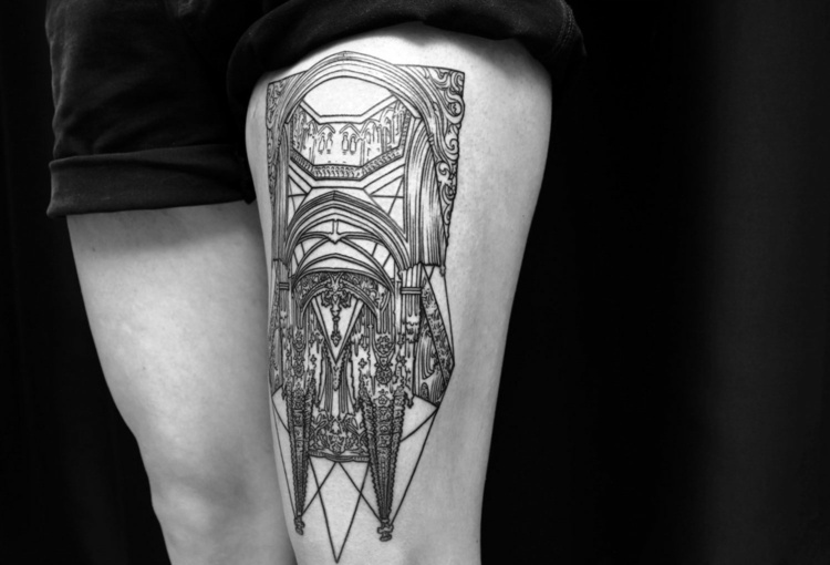 tetovanie-motívy-architektúra-ilúzia-optická ilúzia-kostolné veže-vnútorné-okná