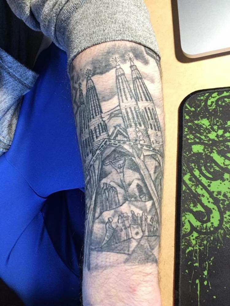 Tetovanie-motívy-architektúra-kostolné veže-mesto-šablóna-nápad