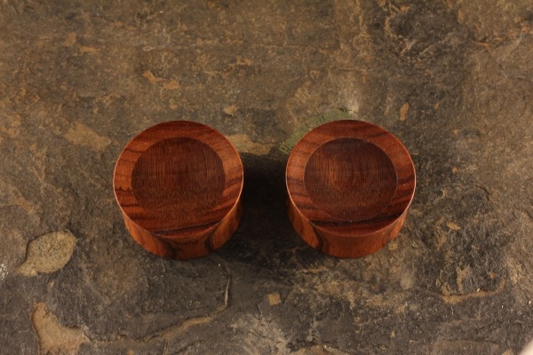 Dierovací tunel vyrobený z dreva drevený tunel piercing model náušnice