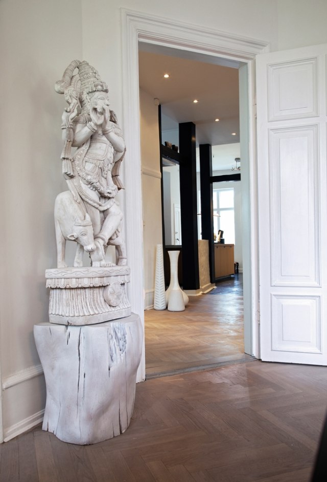 ázijsky vyzerajúci byt, moderné sochy z parketových podláh ázijsky vyzerajúci byt moderná parketová podlaha-socha