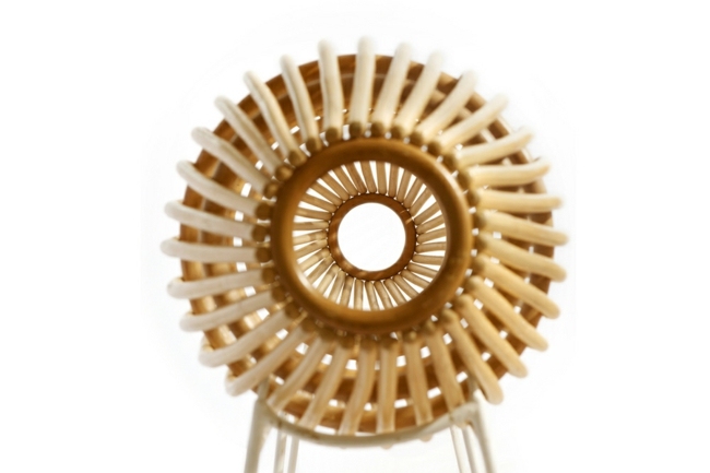 Pohľad na dizajn bambusového nábytku spredu