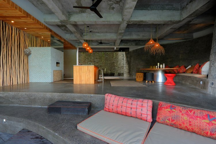 ázijský životný štýl pohodlný obývací priestor podsedáky