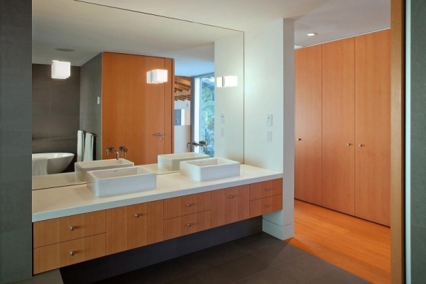 moderný prázdninový dom v lese márnosť k lesu