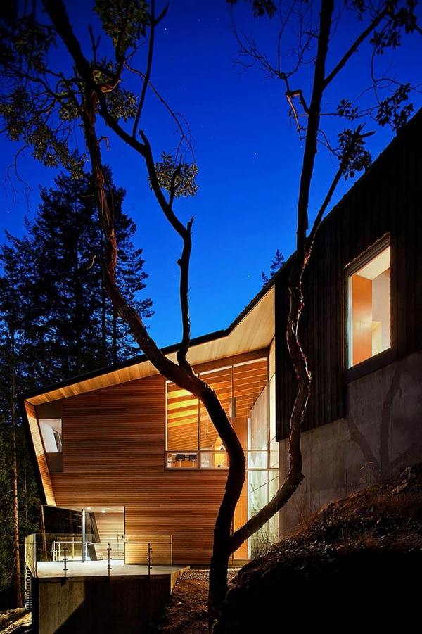 nočné osvetlenie lesného domu