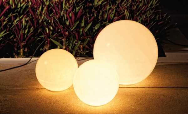 Svetlá zemegule-rôzne veľkosti-vonkajšie osvetlenie Guľové svetlá-rôzne veľkosti-vonkajšie osvetlenie