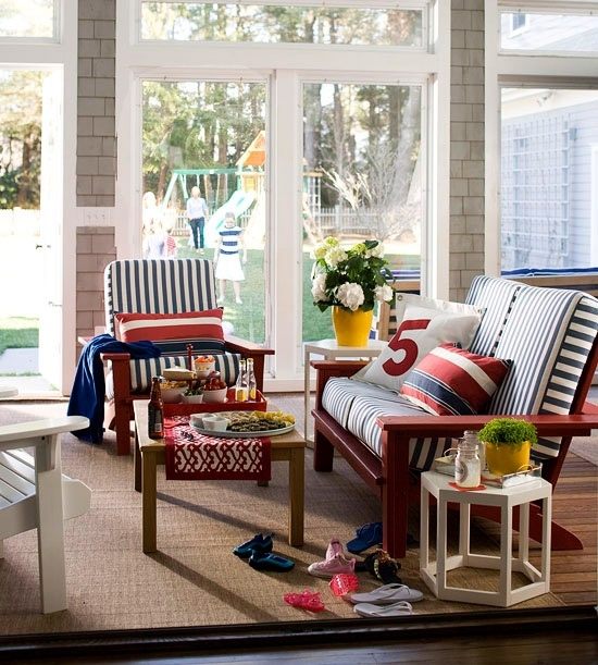 elegantné nápady na zariadenie terasy-farebné vankúše